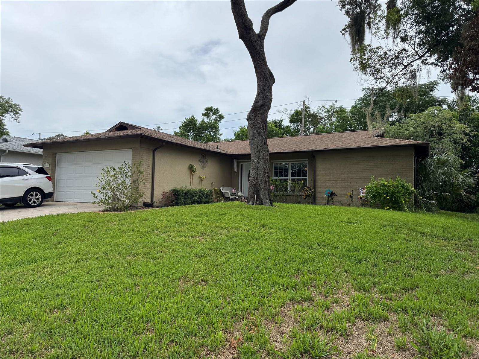 10707 Salamanca Dr photo 1