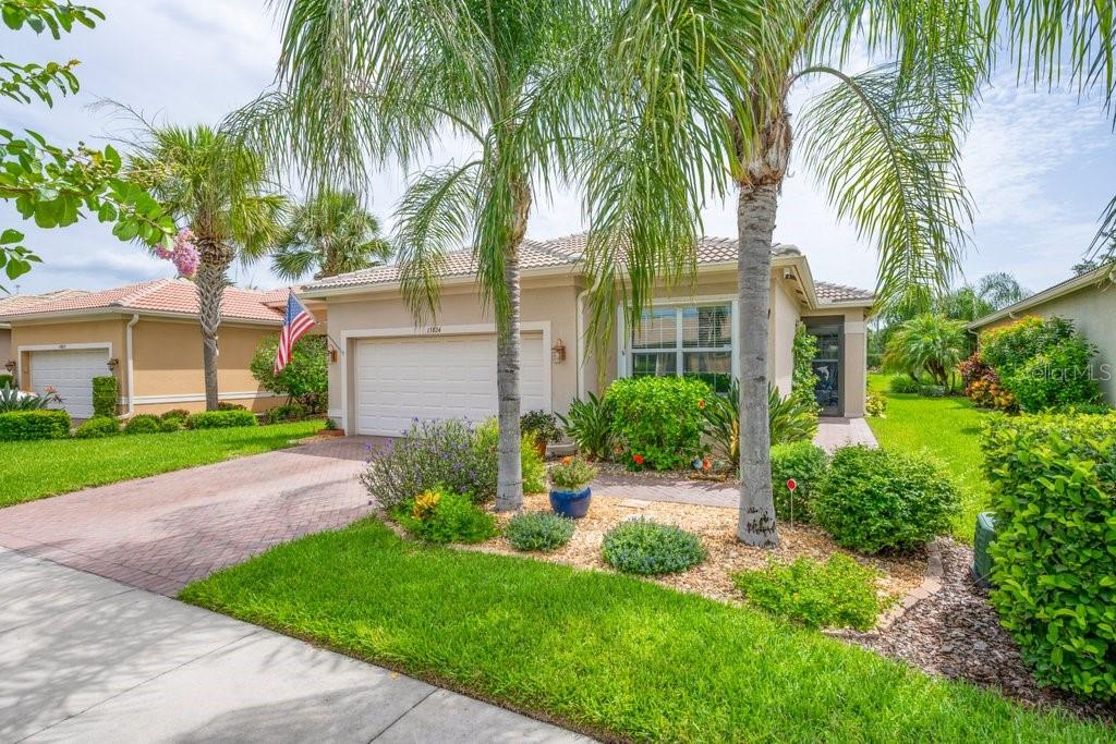 15824 Amber Falls Dr photo 1