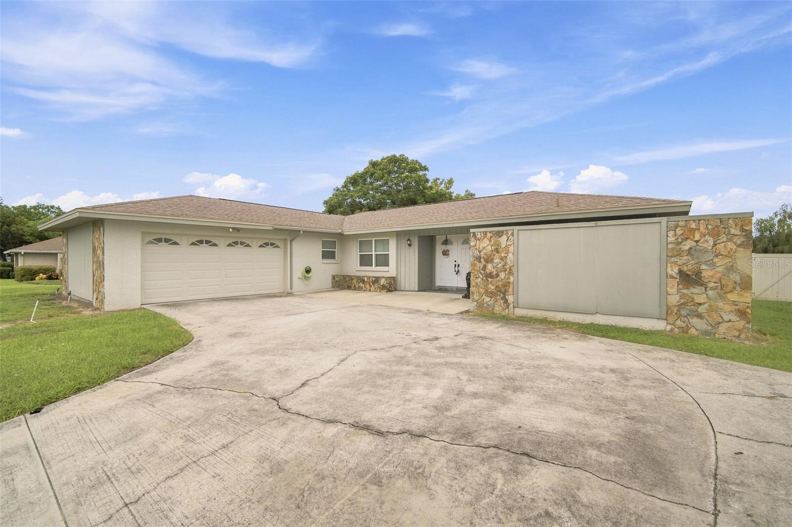 2901 Beagle Place photo 1