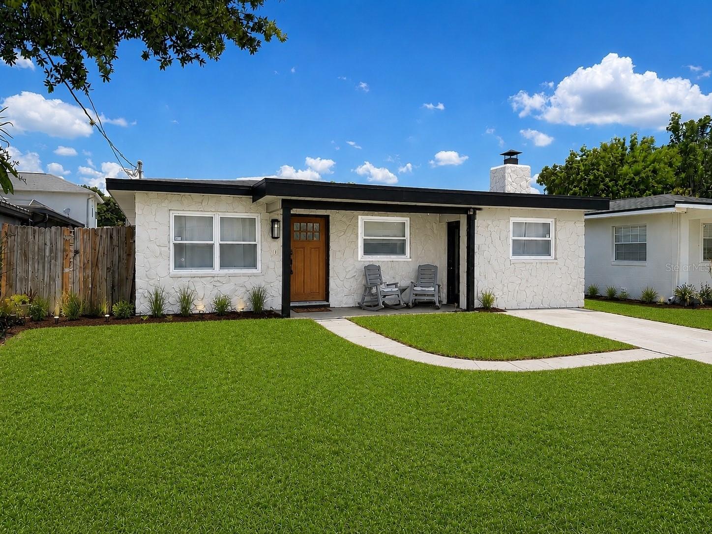 3313 W Kathleen St