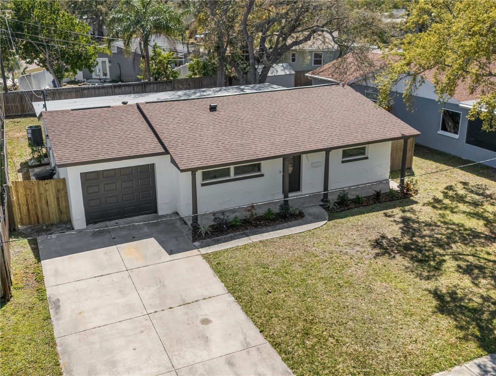 8201 Riverside Dr NE