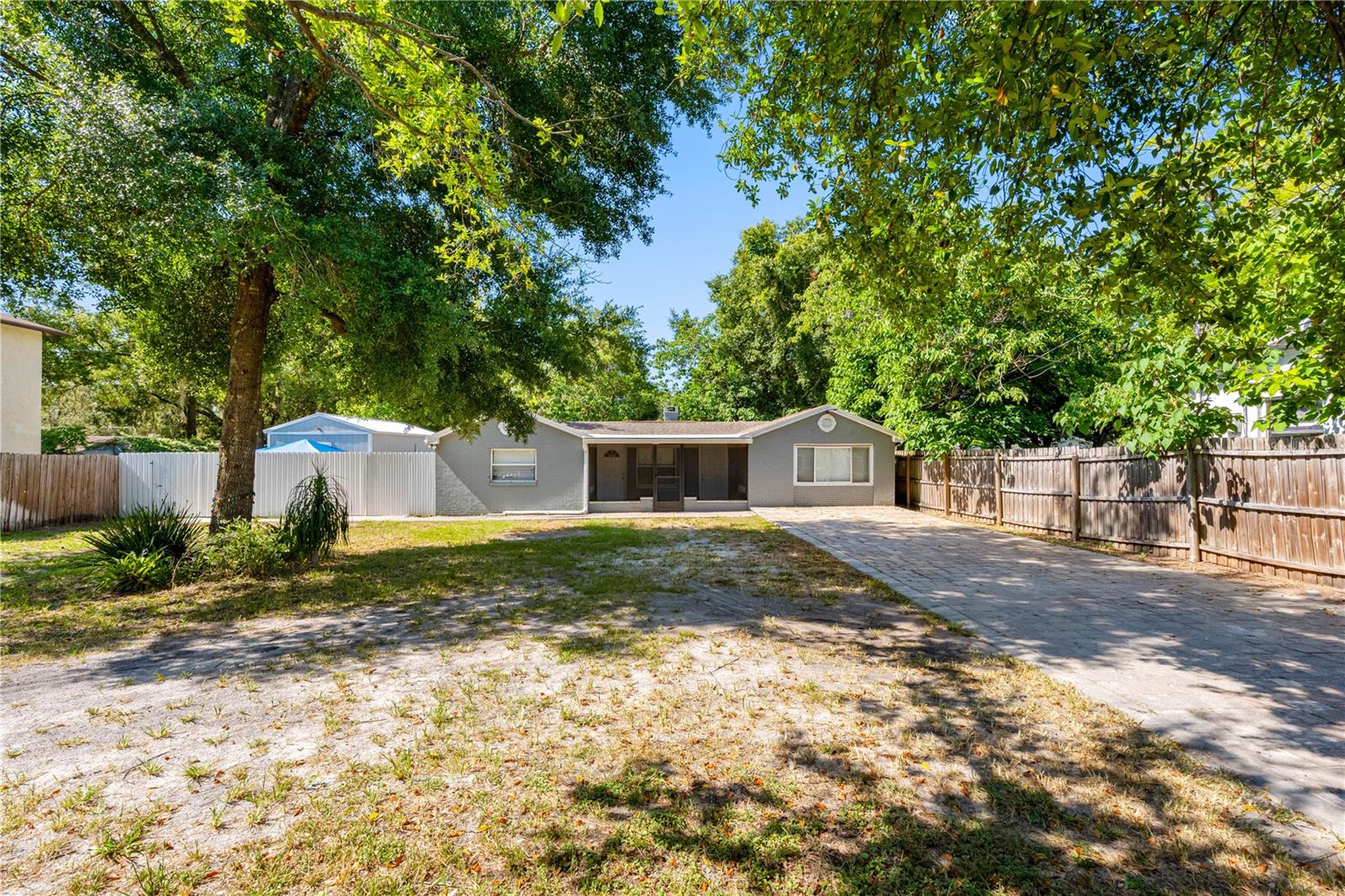 1205 E Seneca Ave photo 1