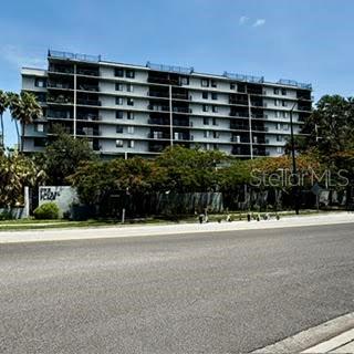 201 W Laurel St #703
