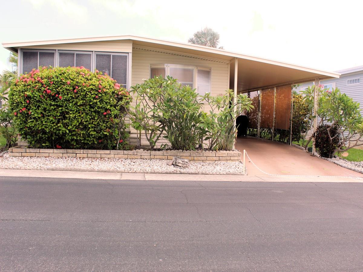 476 Needle Palm St photo 1