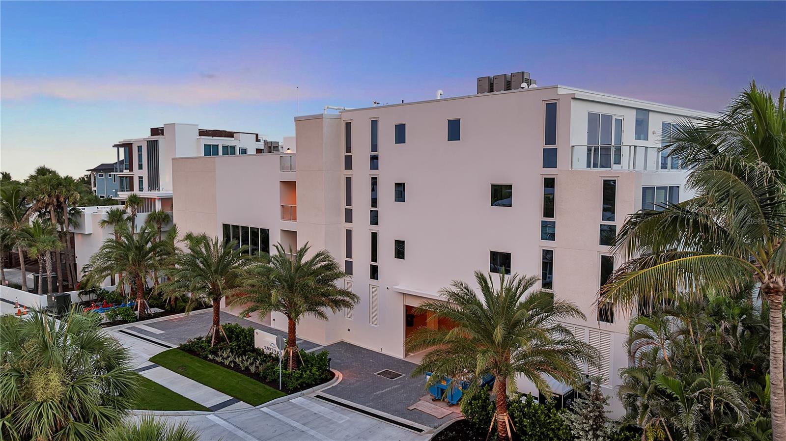 70 Avenida Veneccia #304