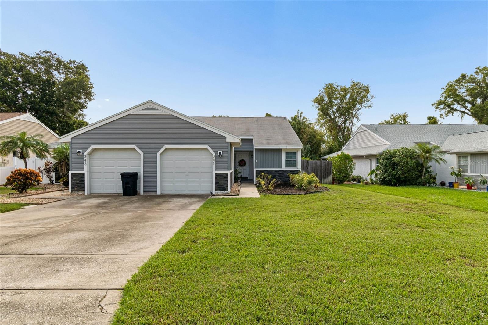 341 Hibiscus Dr photo 1