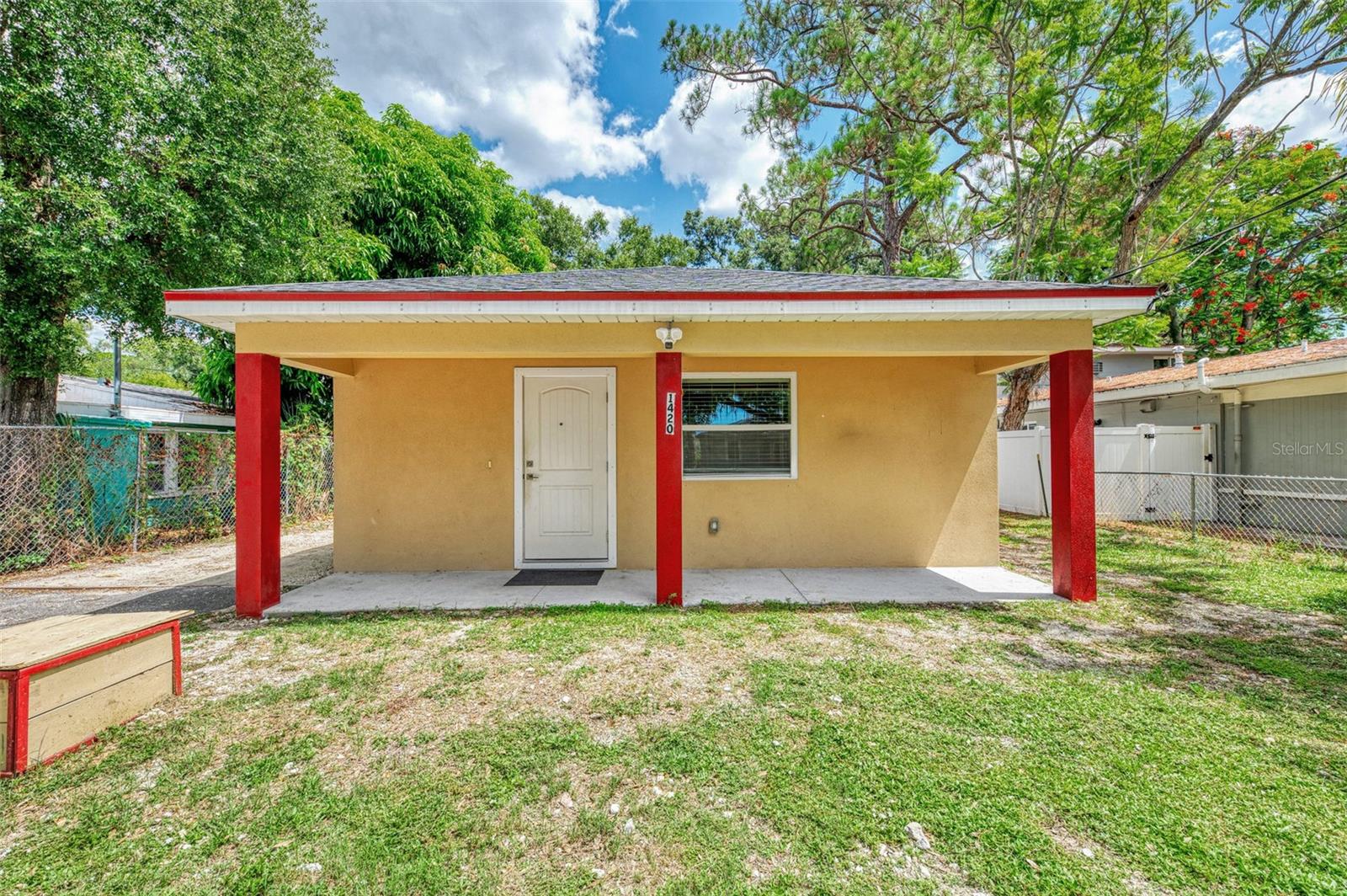 1420 19th Ave W