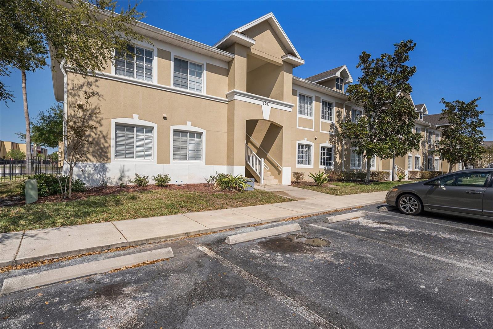 6011 Skydale Way #101
