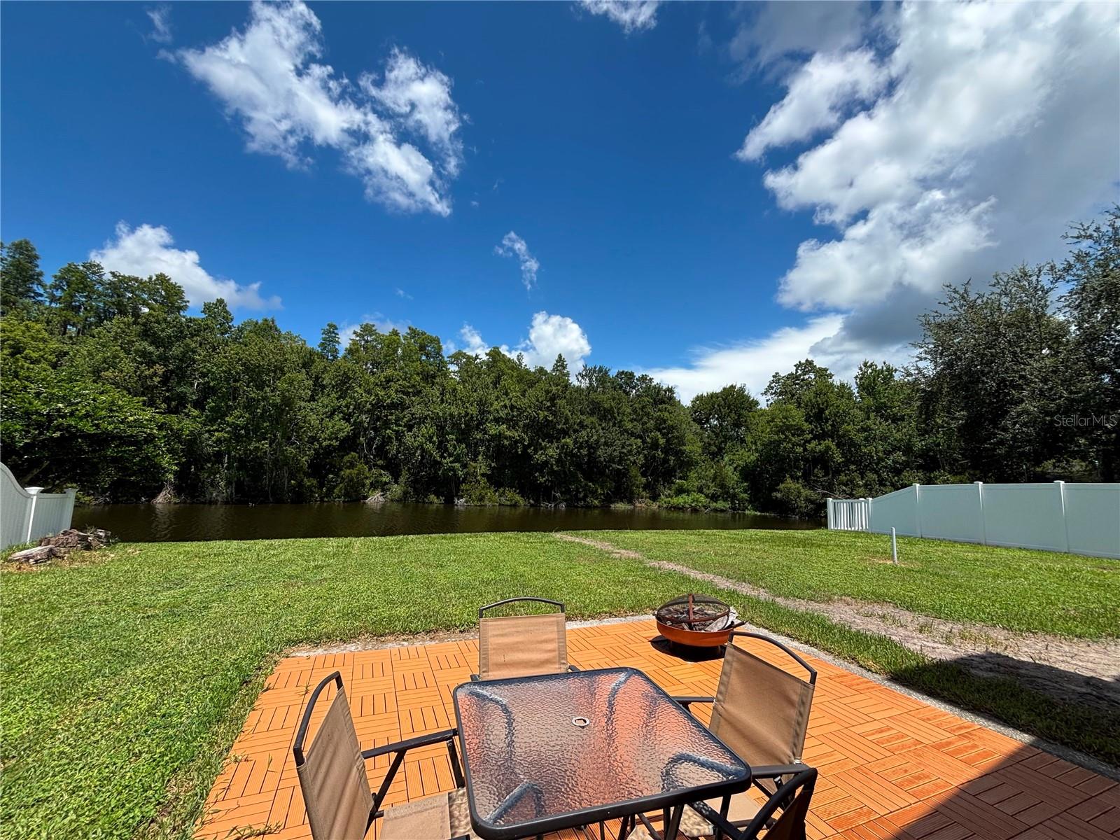 3231 Castle Rock Cir photo 1