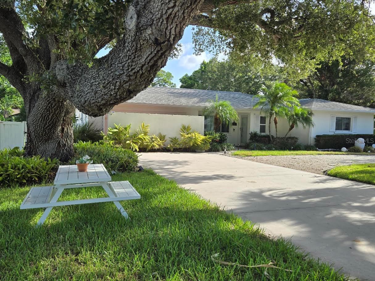 329 Bernard Ave photo 1
