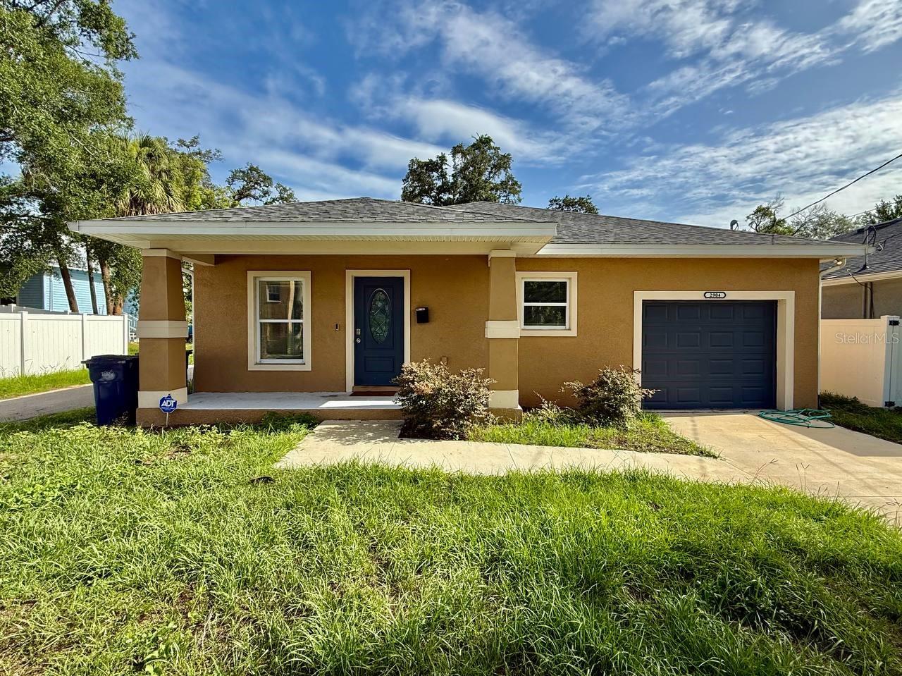 2904 E Columbus Dr