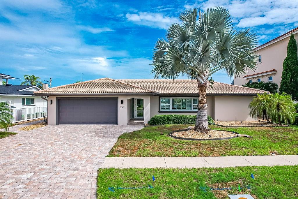 340 Palm Is NE photo 1