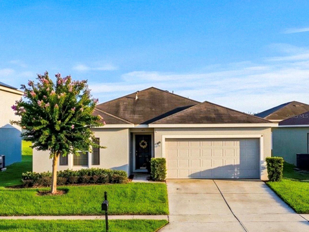 256 Oleander St photo 1