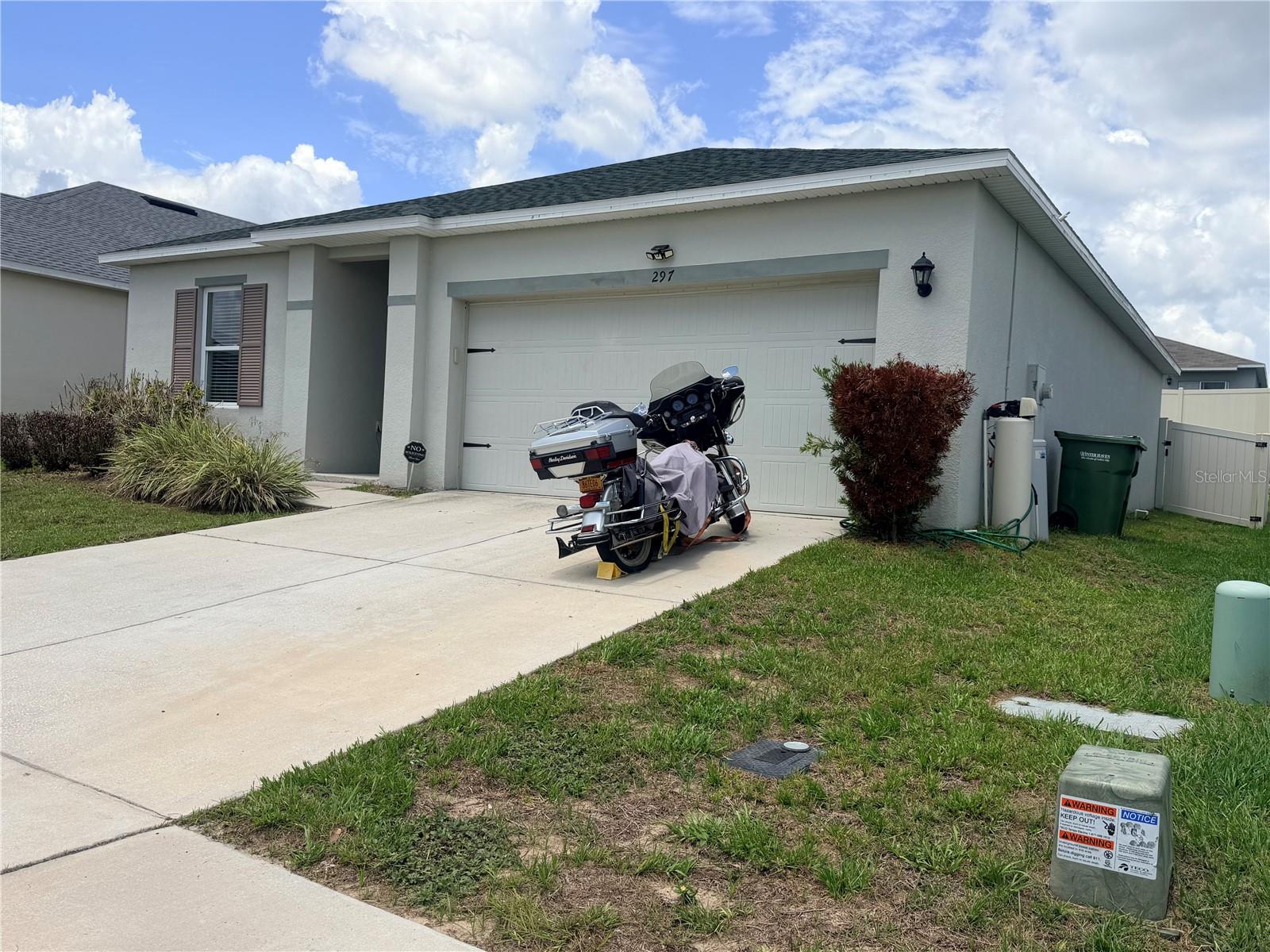 297 Meadowbrook Blvd photo 1