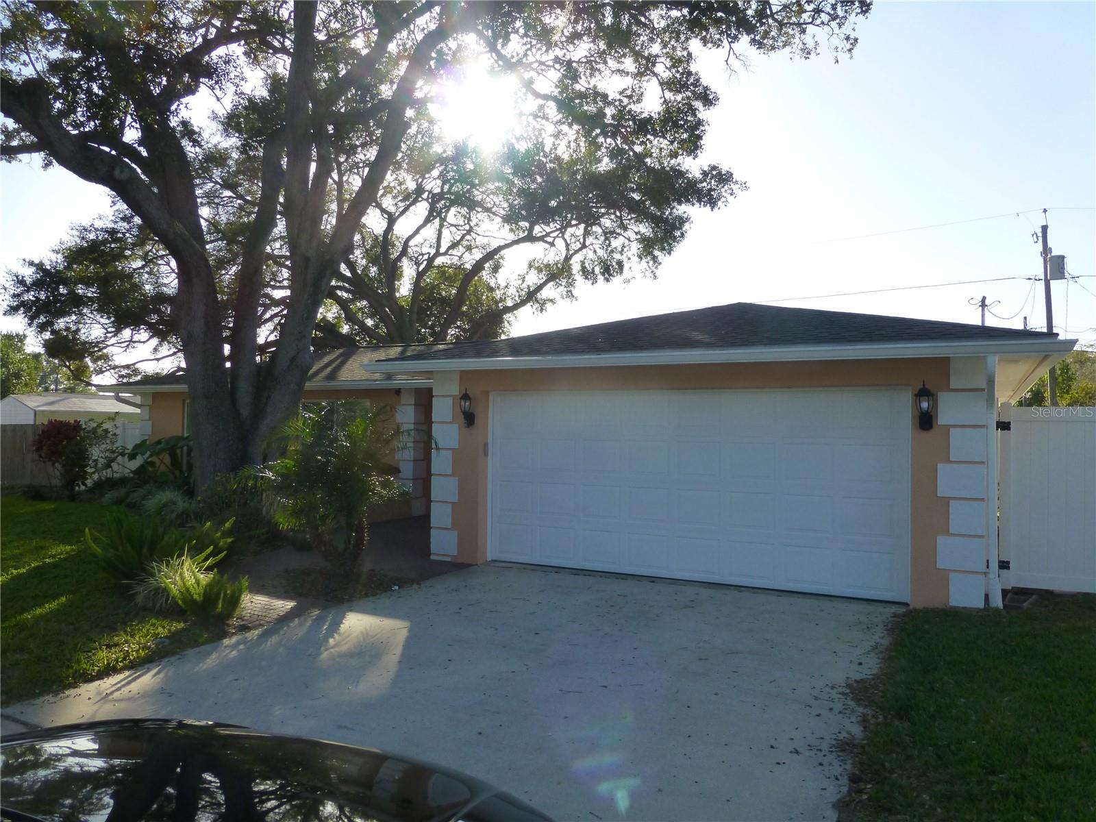 752 Patricia Ave photo 1