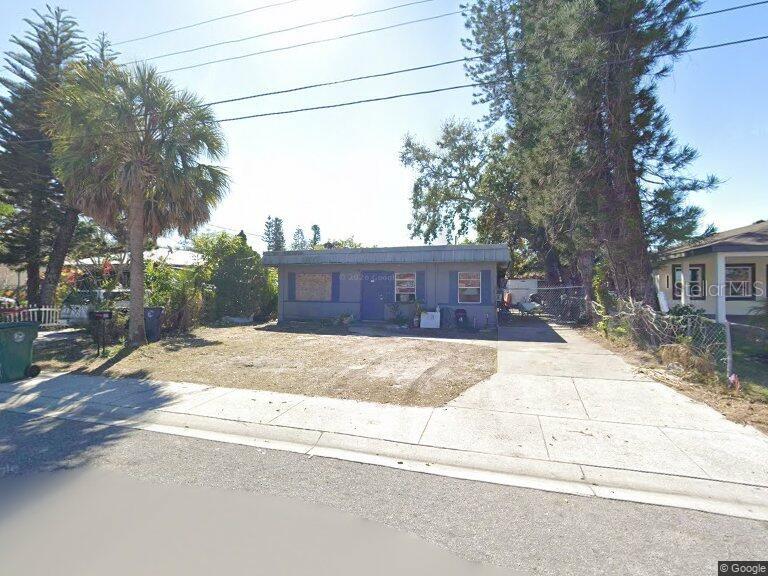 309 12th St W