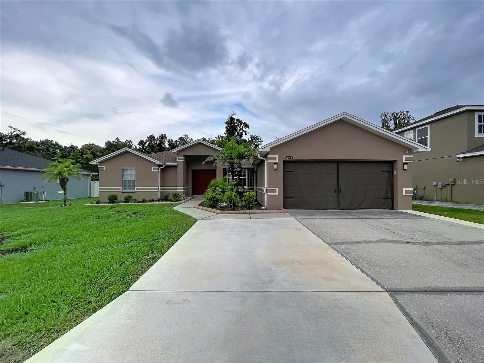 3217 Enclave Blvd photo 1