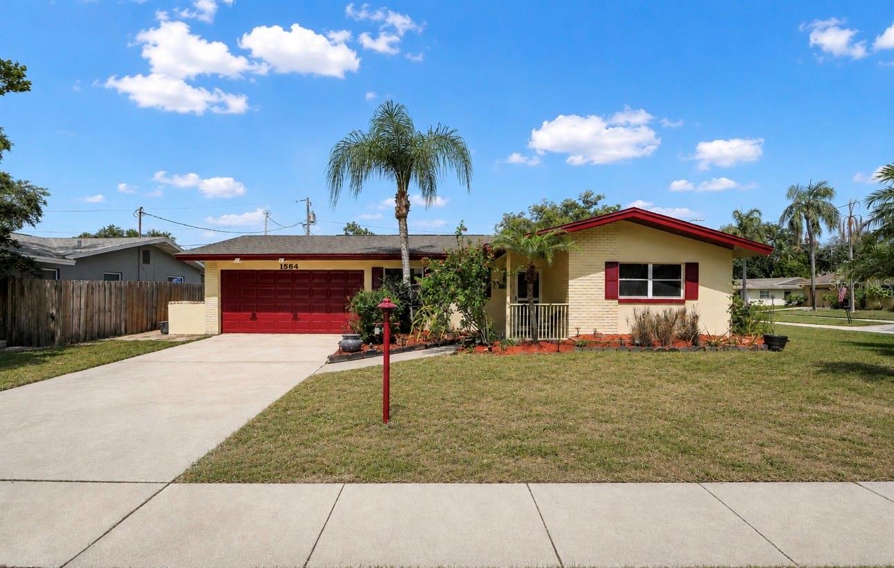 1564 Santa Monica Dr