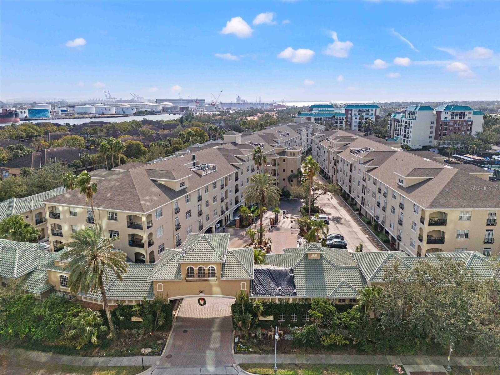 501 Knights Run Ave #2111