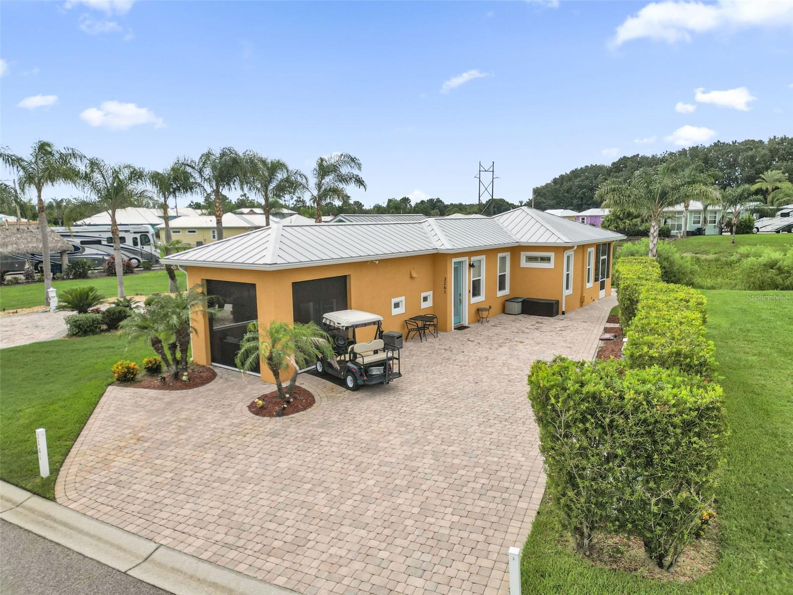 3261 Fish Hawk Dr