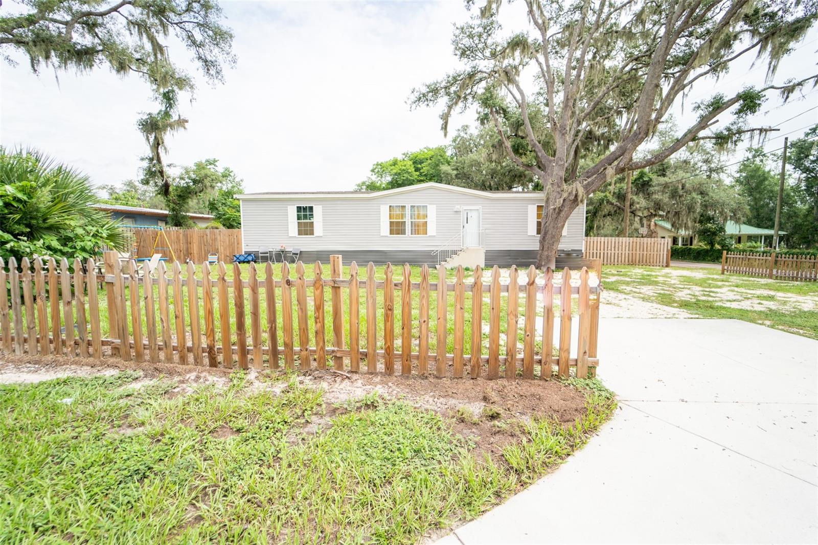 11634 McMullen Loop