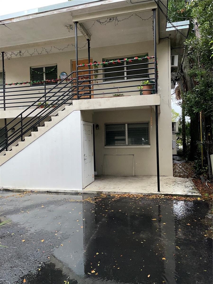 615 Oak Ave photo 1