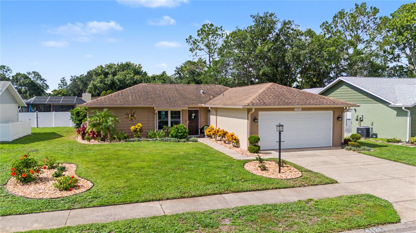 9136 Tiara CT photo 1