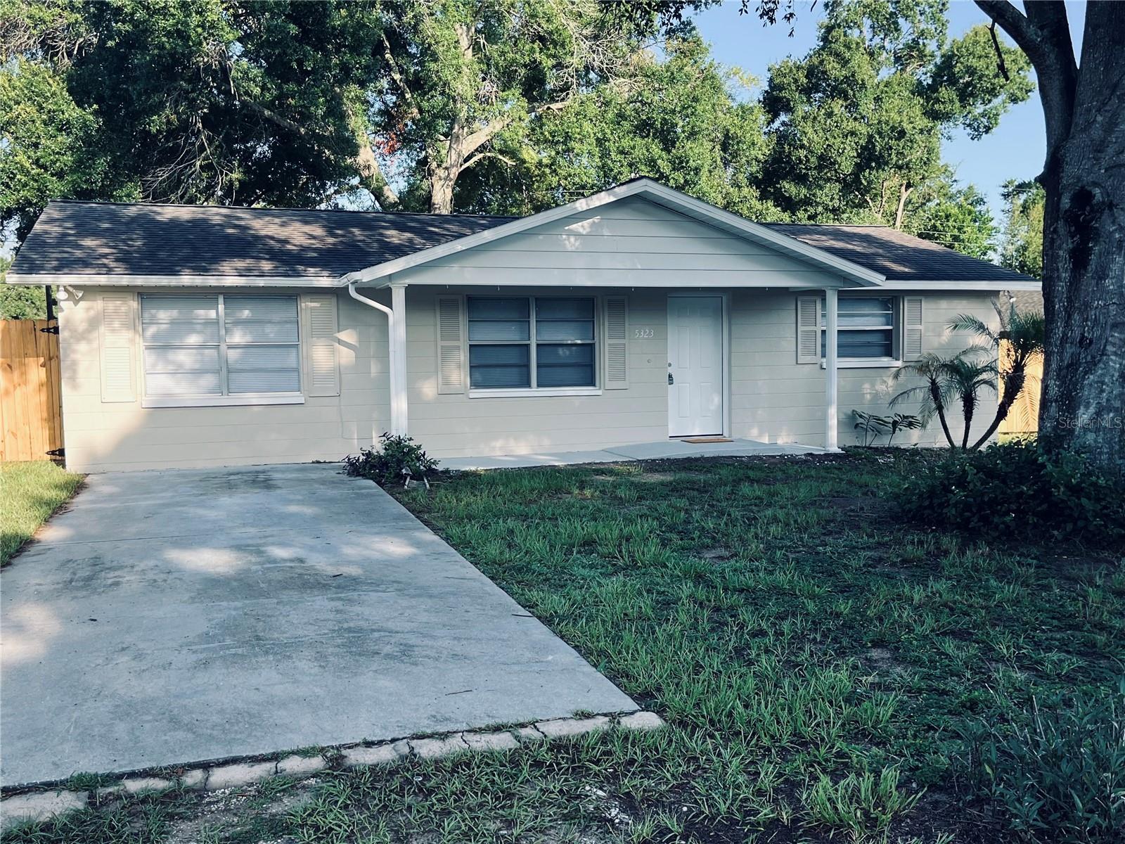 5323 Satsuma Dr