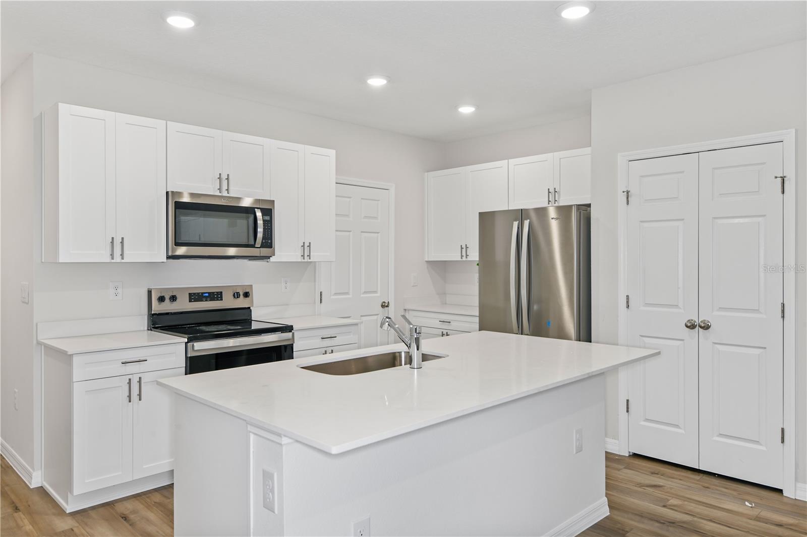 9868 Pelican Coast Dr