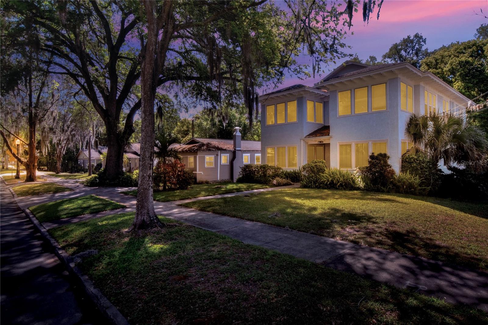 211 E Park St photo 1