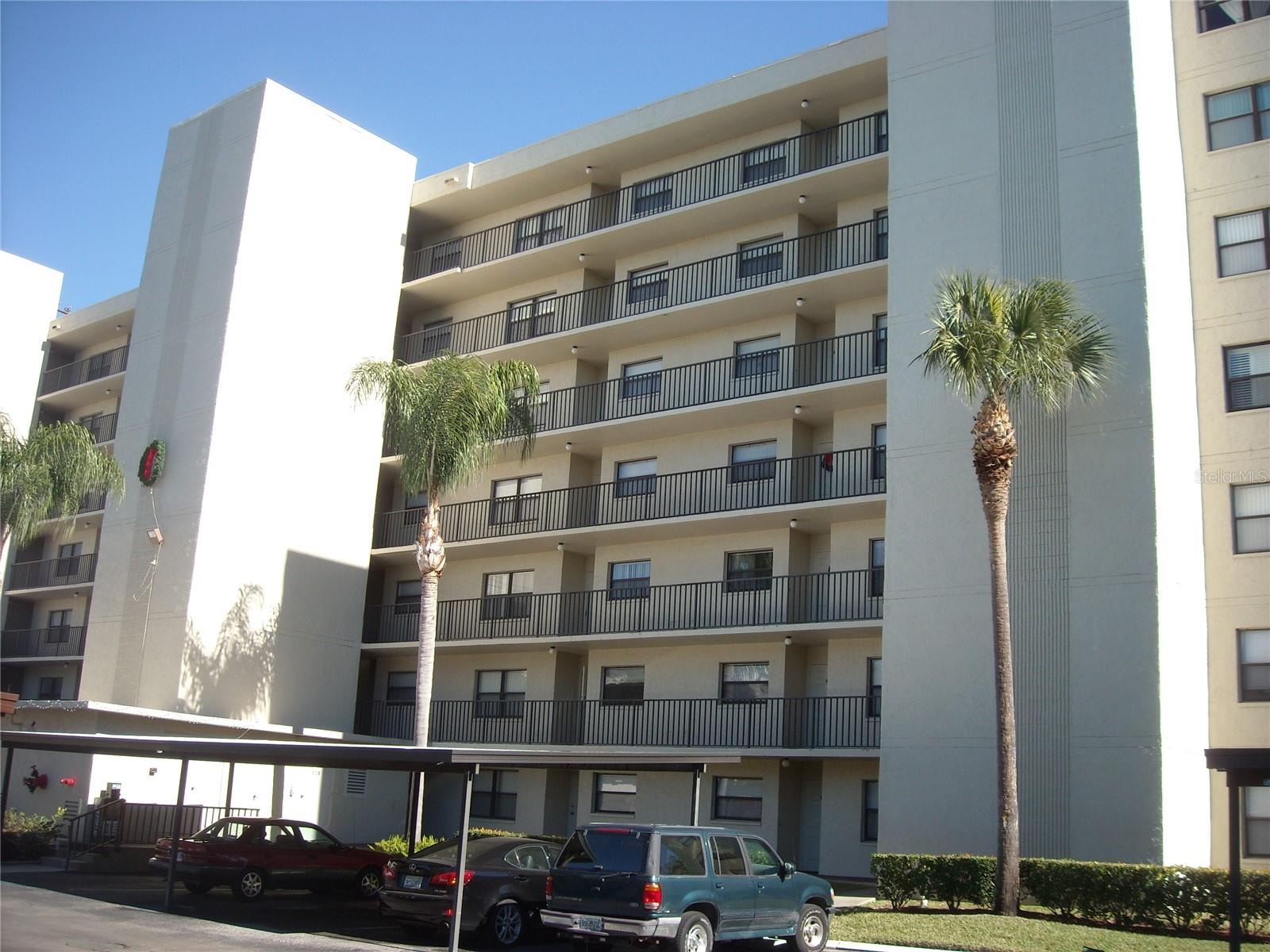 800 Cove Cay Dr #3F