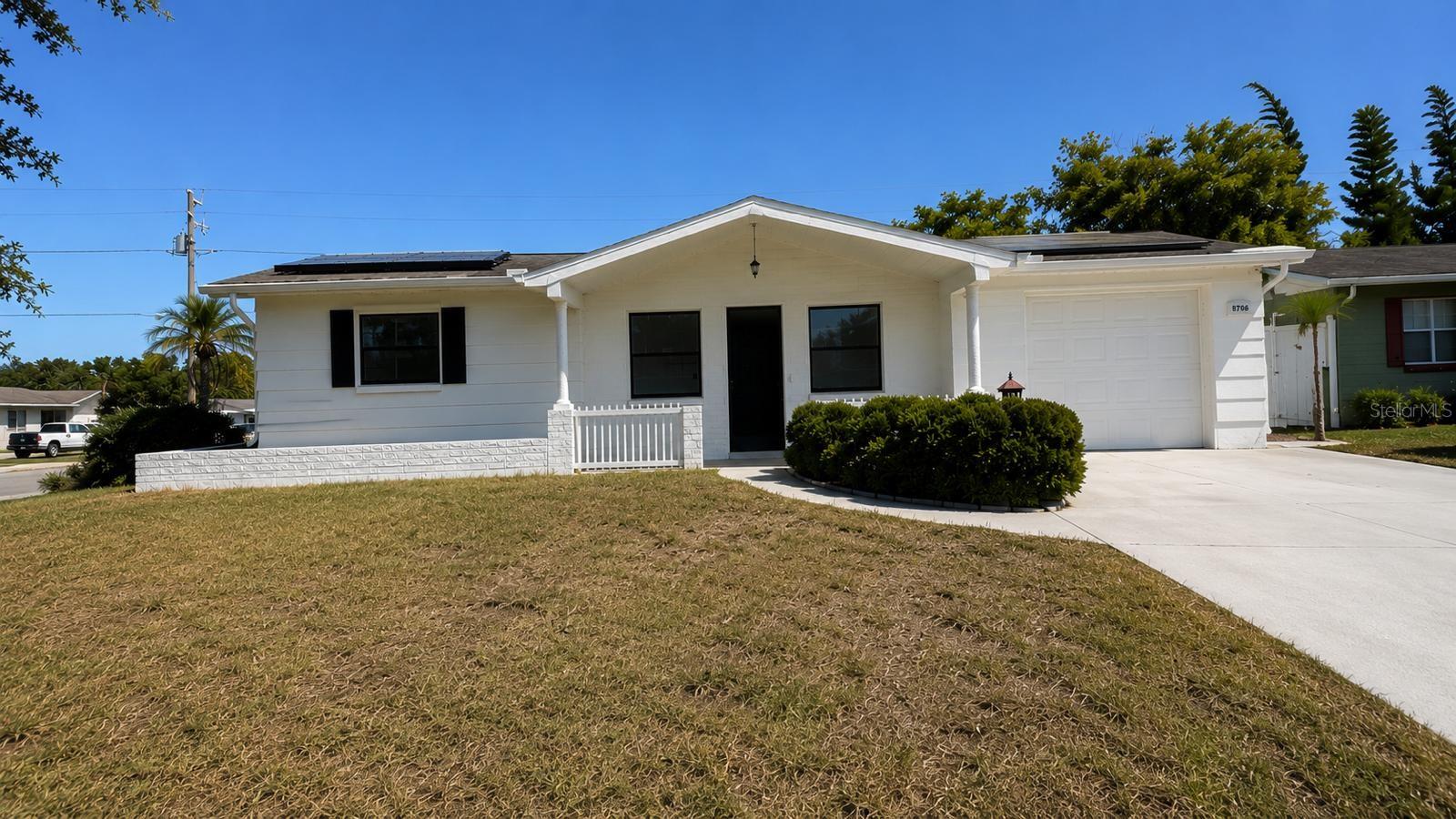 3708 Holiday Lake Dr photo 1