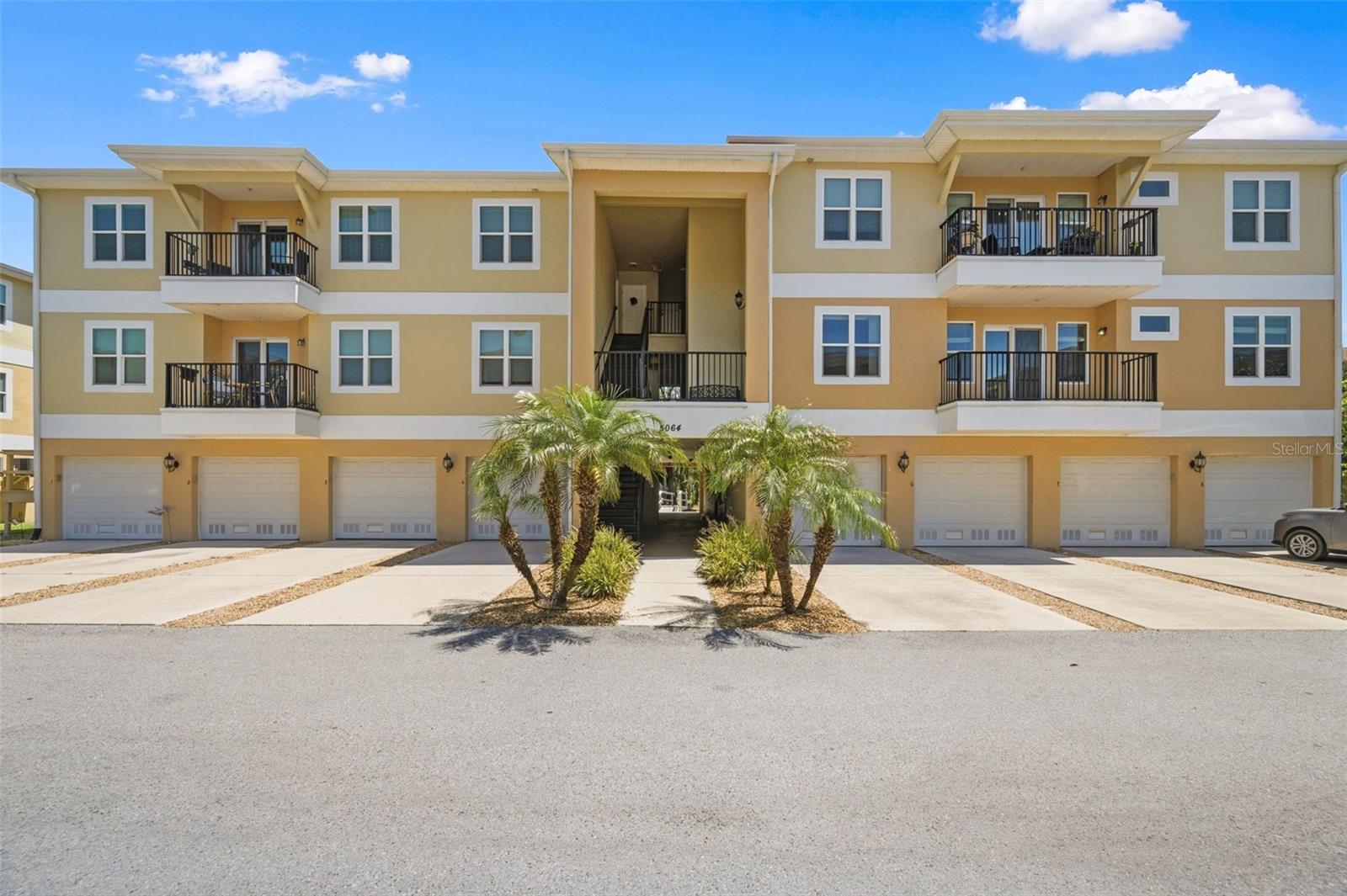 5064 Royal Palms Way #204