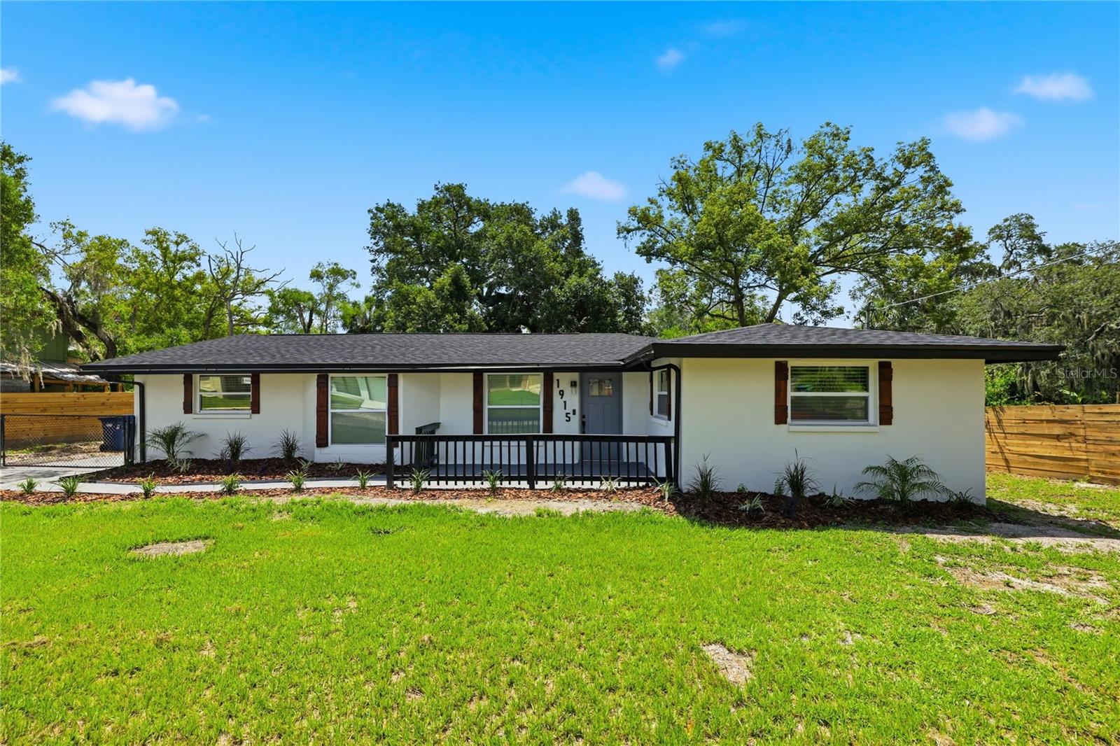 1915 E Mulberry Dr