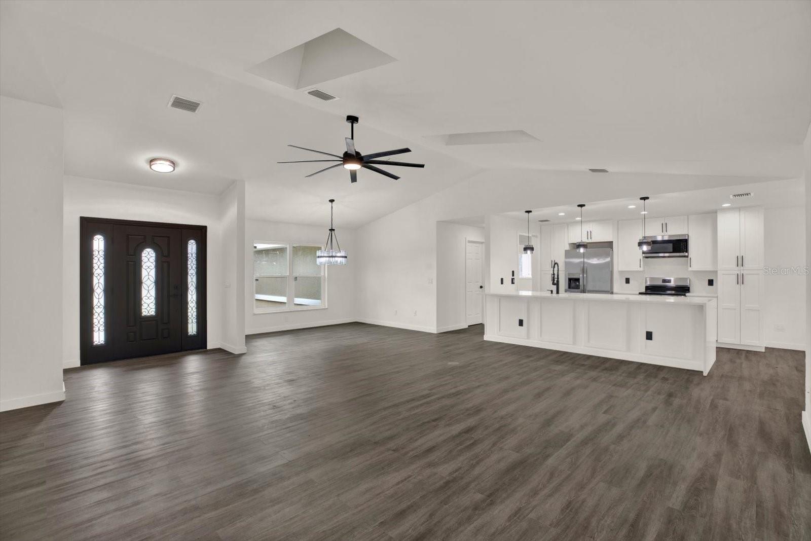 12186 Lamont Dr