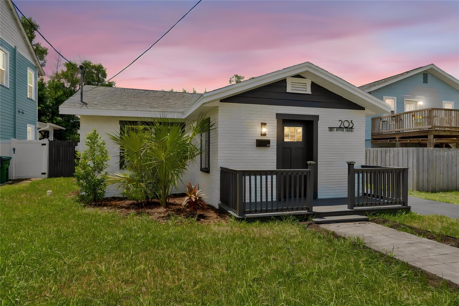 203 E Emma St