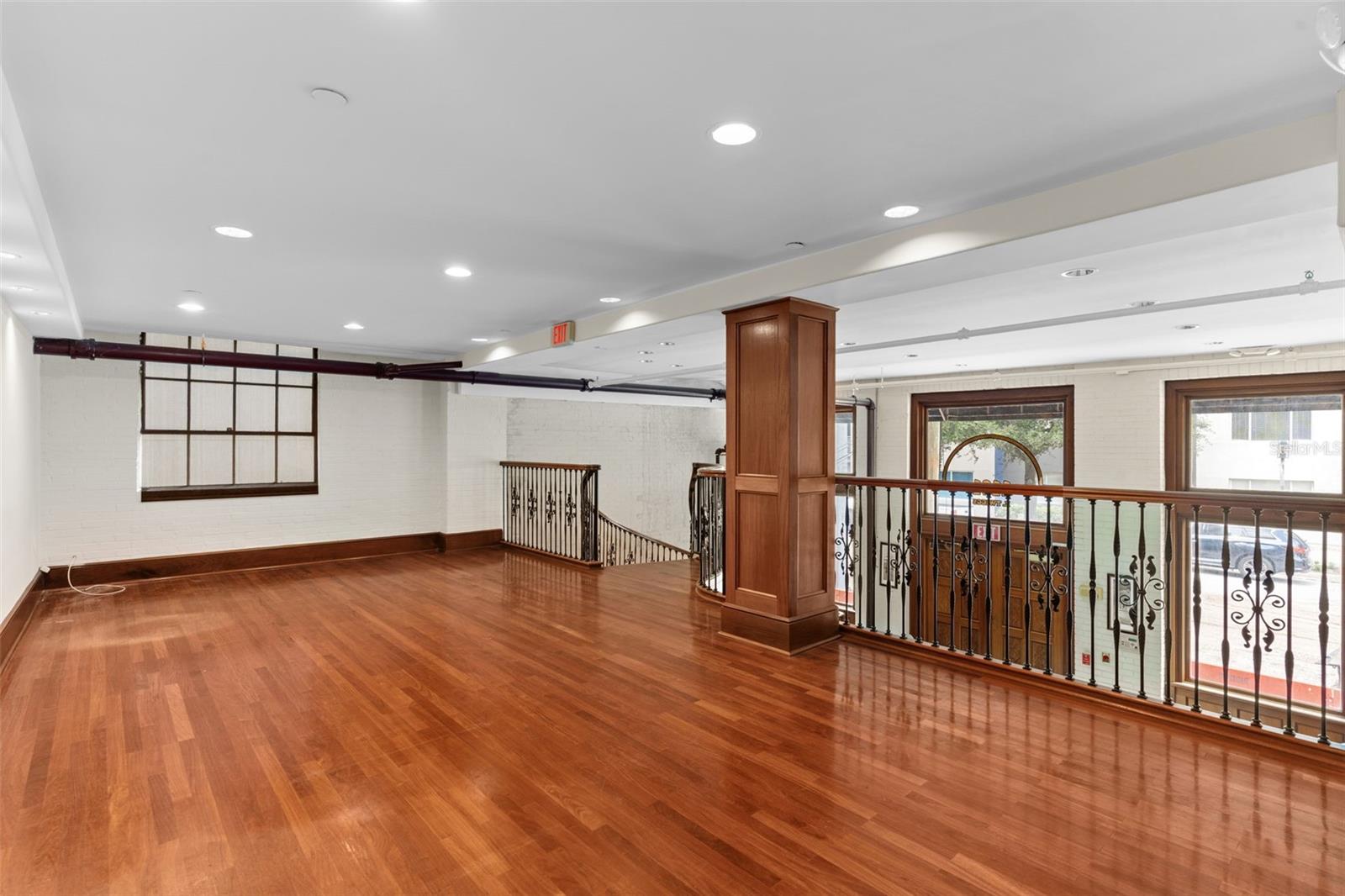 1121 E Twiggs St #2ND Flr photo 1