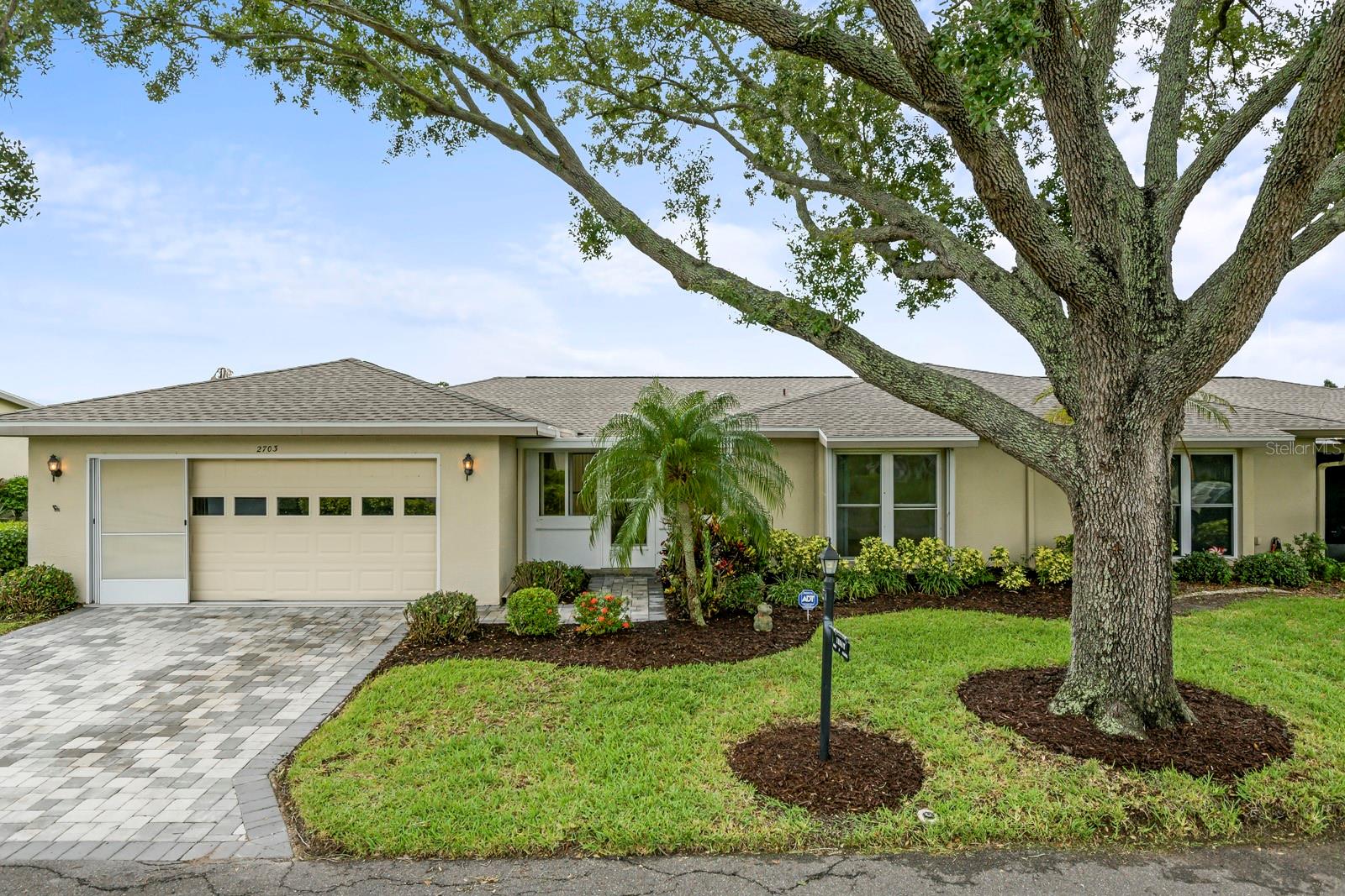 2703 Lancaster Dr