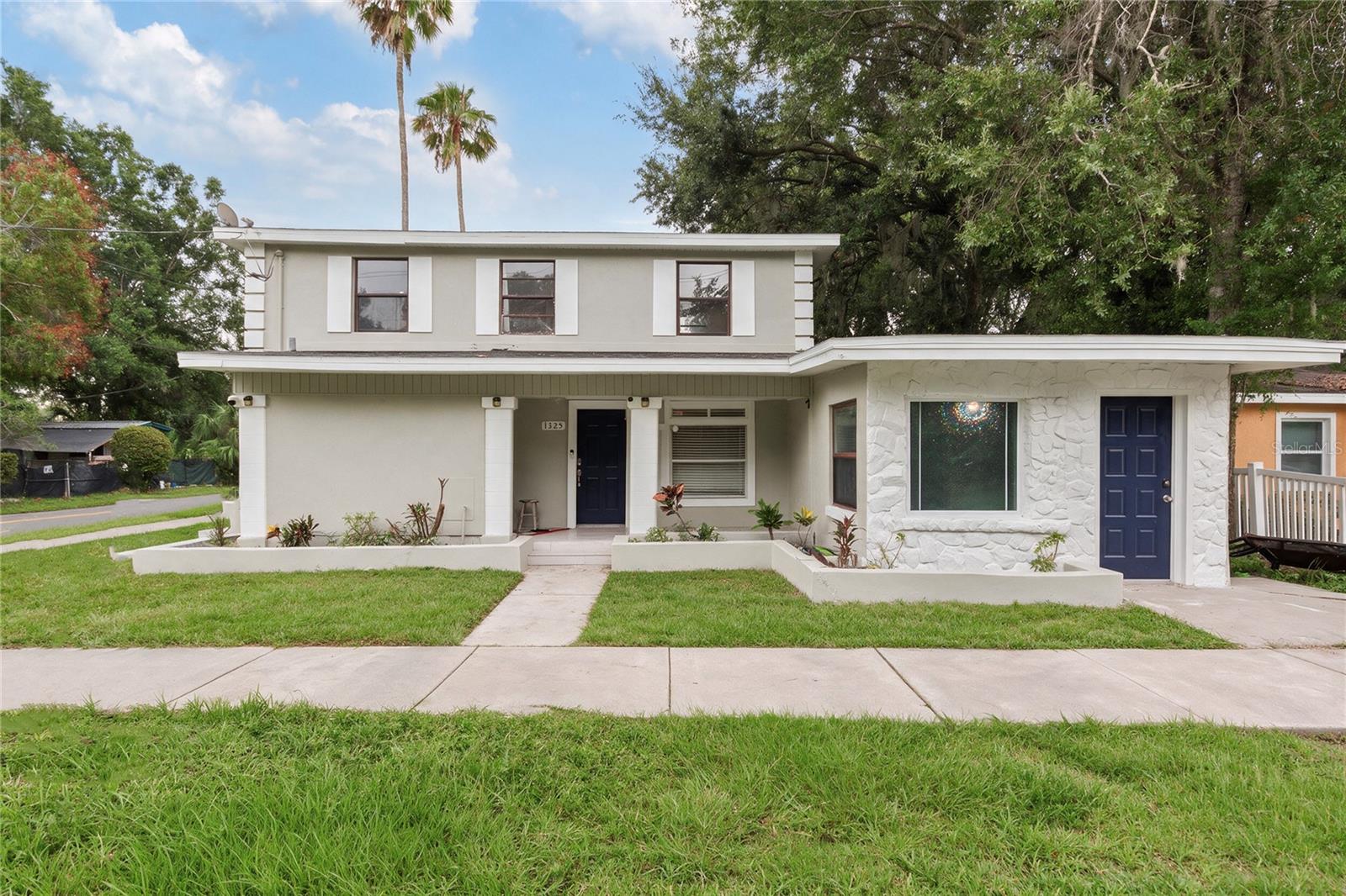 1325 E Laura St