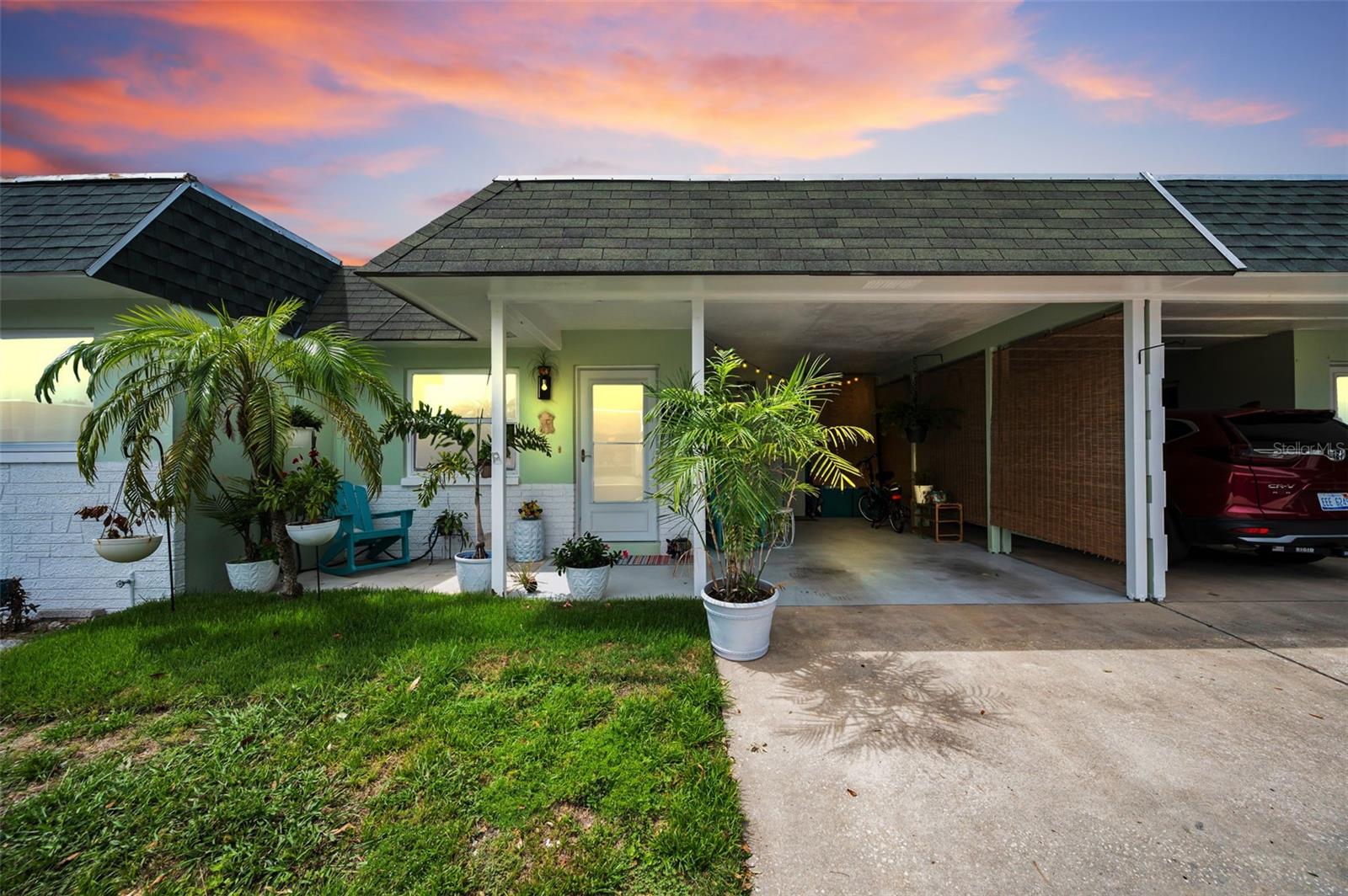 845 Sky Loch Dr S photo 1