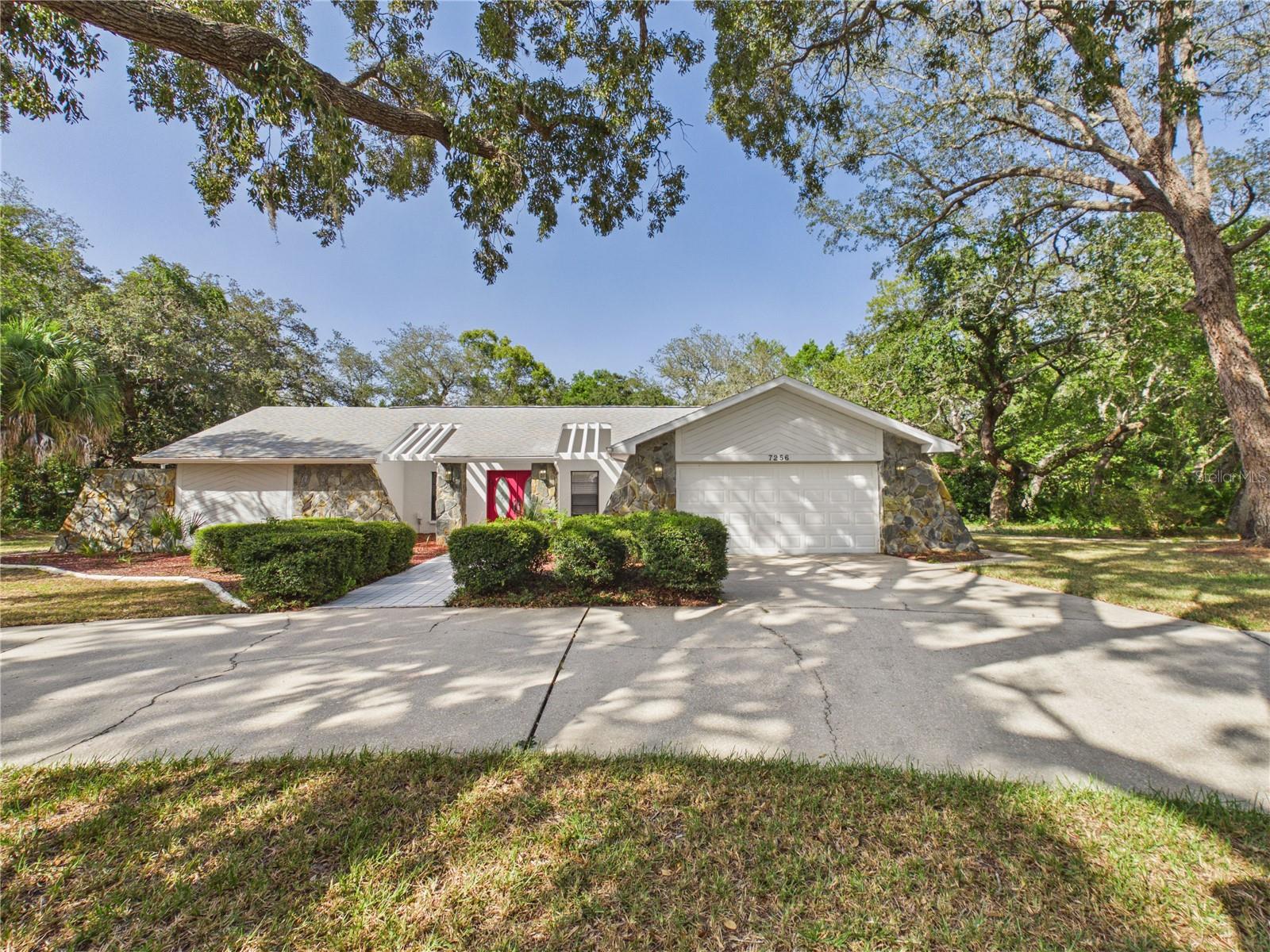 7256 Royal Oak Dr