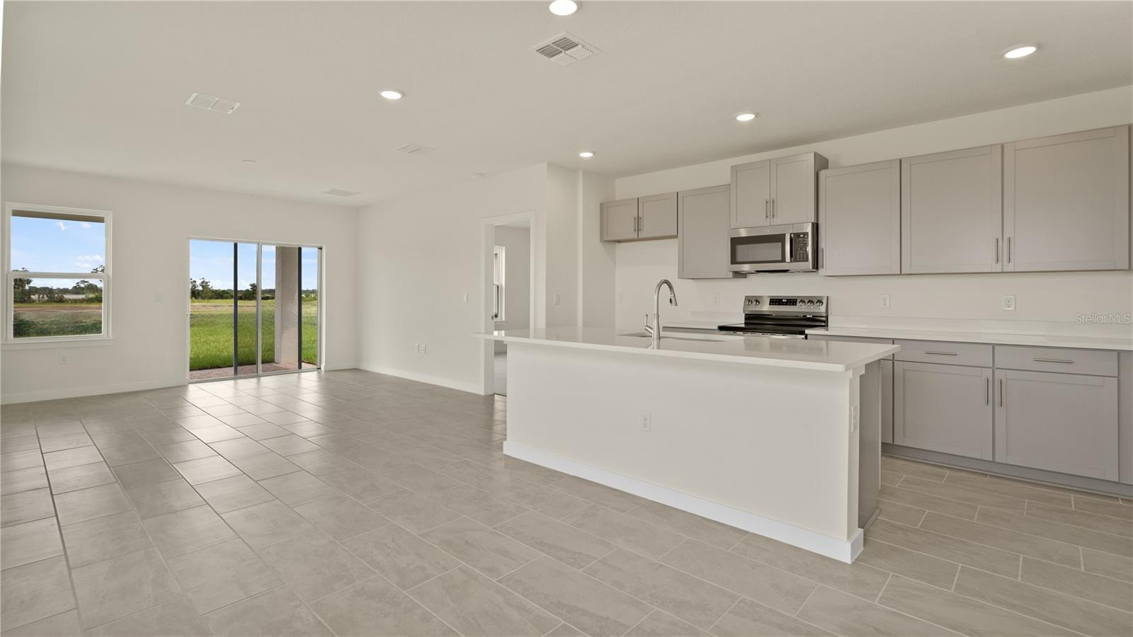816 Andrew St