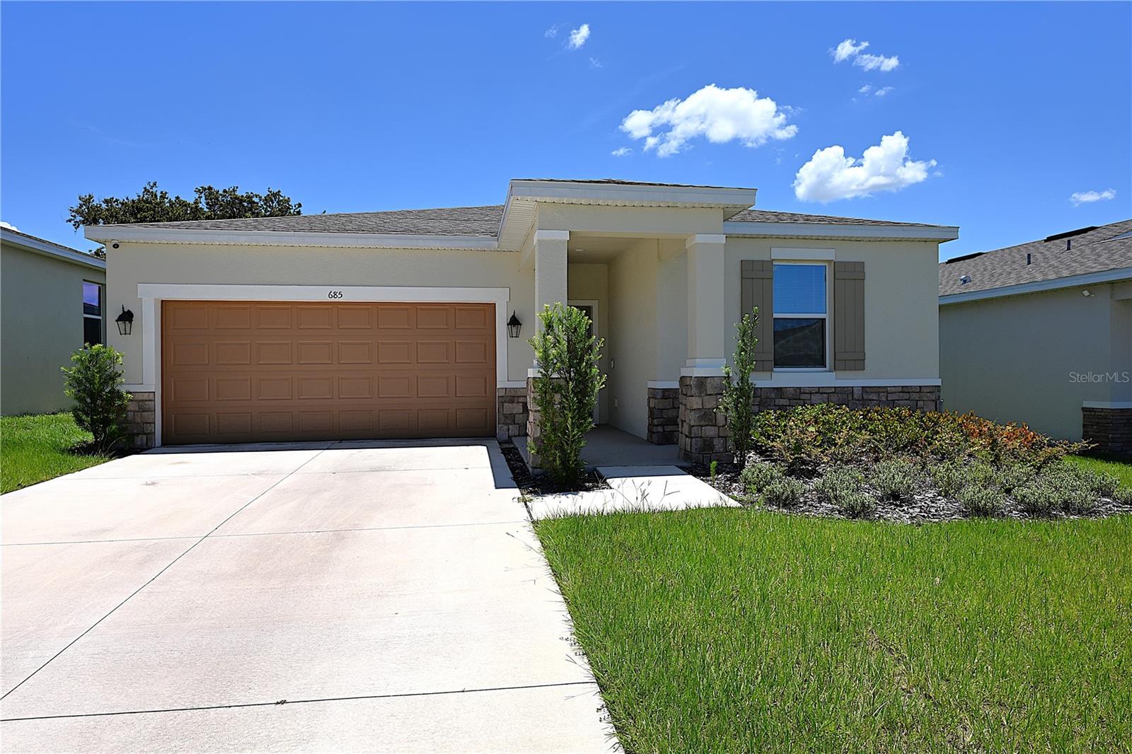 685 Crown Rose Dr photo 1