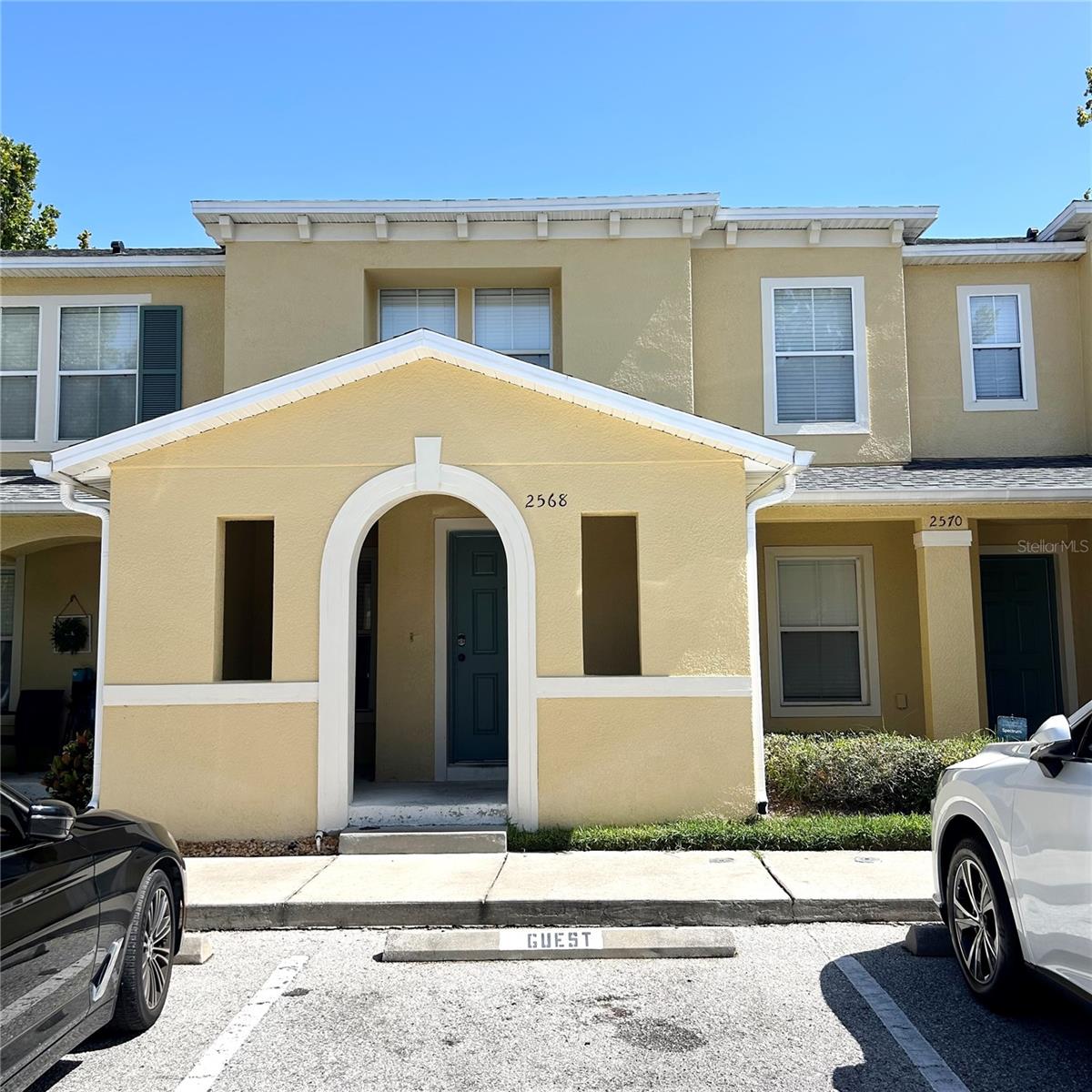 2568 Hidden Cove Ln