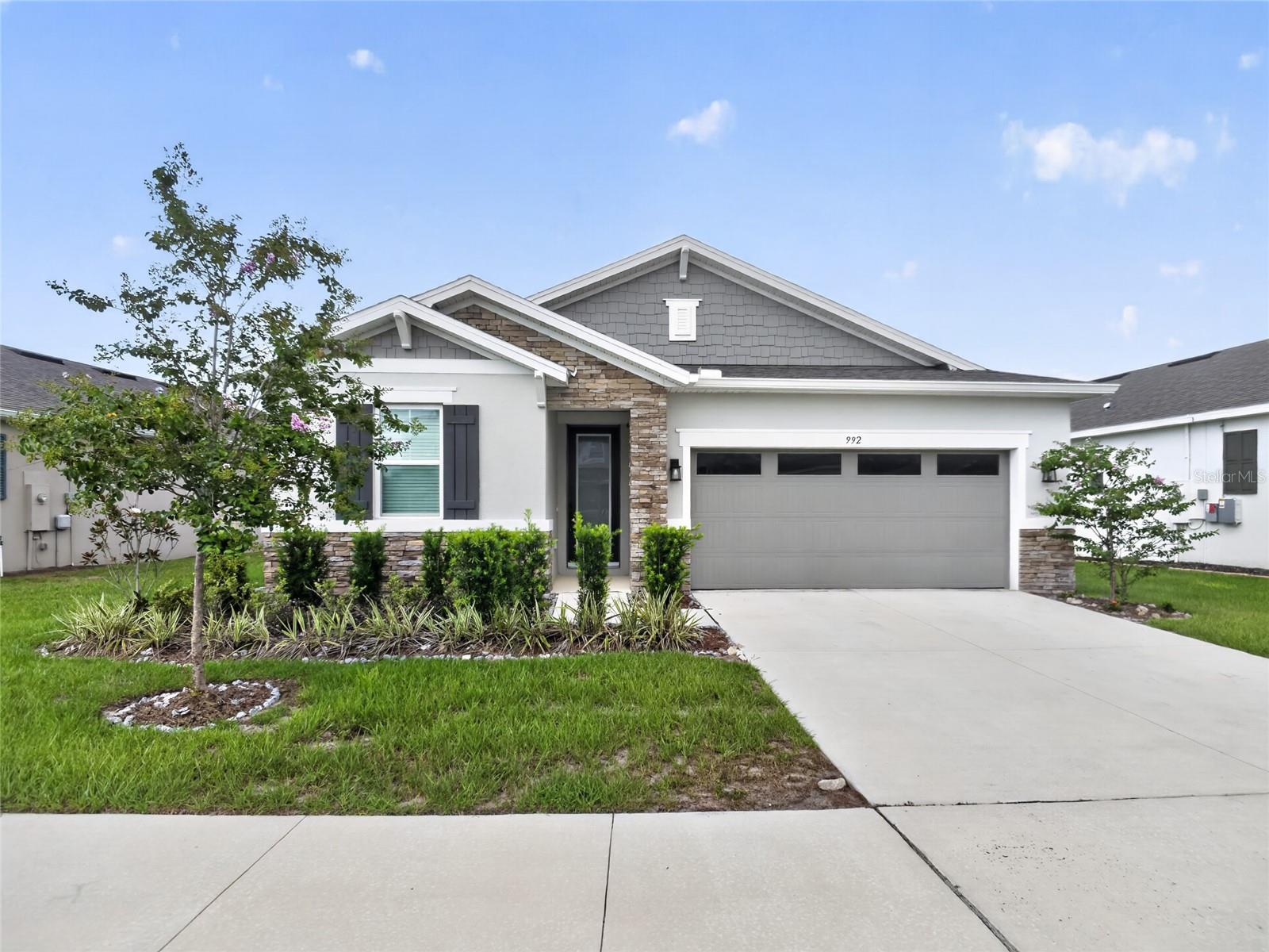 992 Griffon Ave