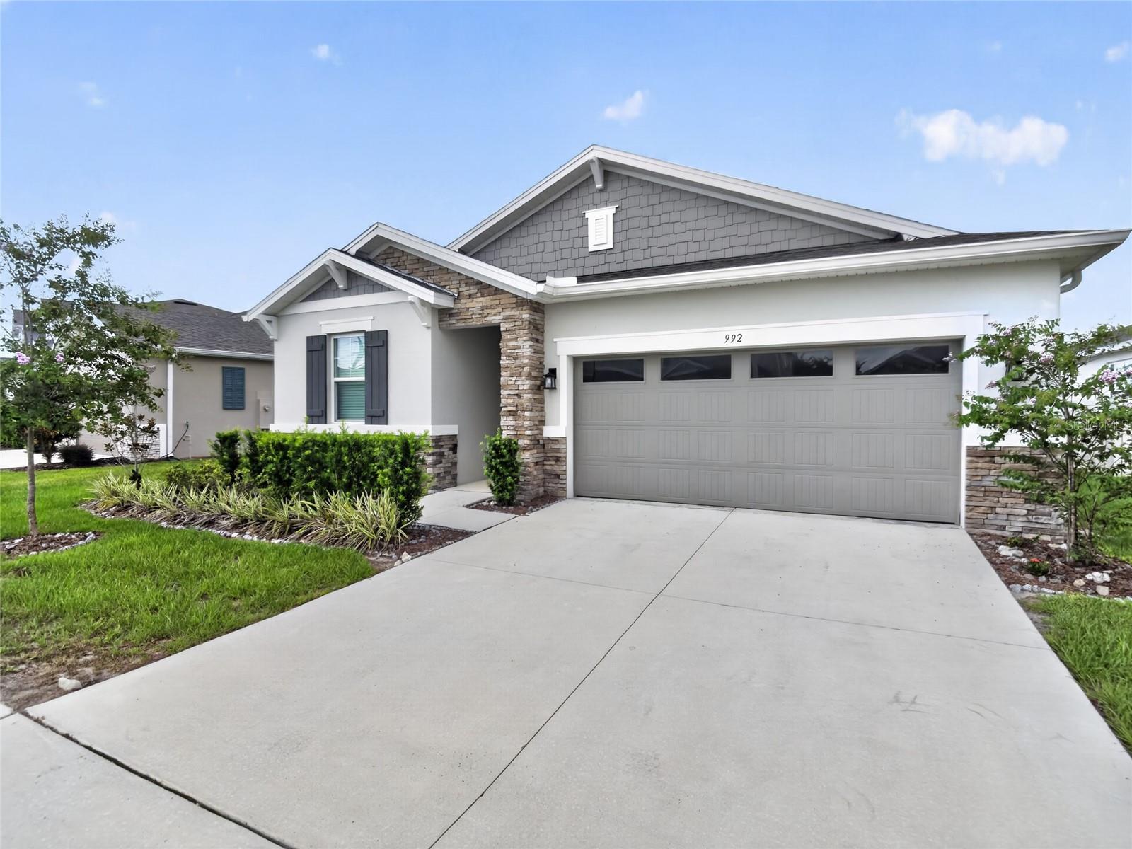 992 Griffon Ave
