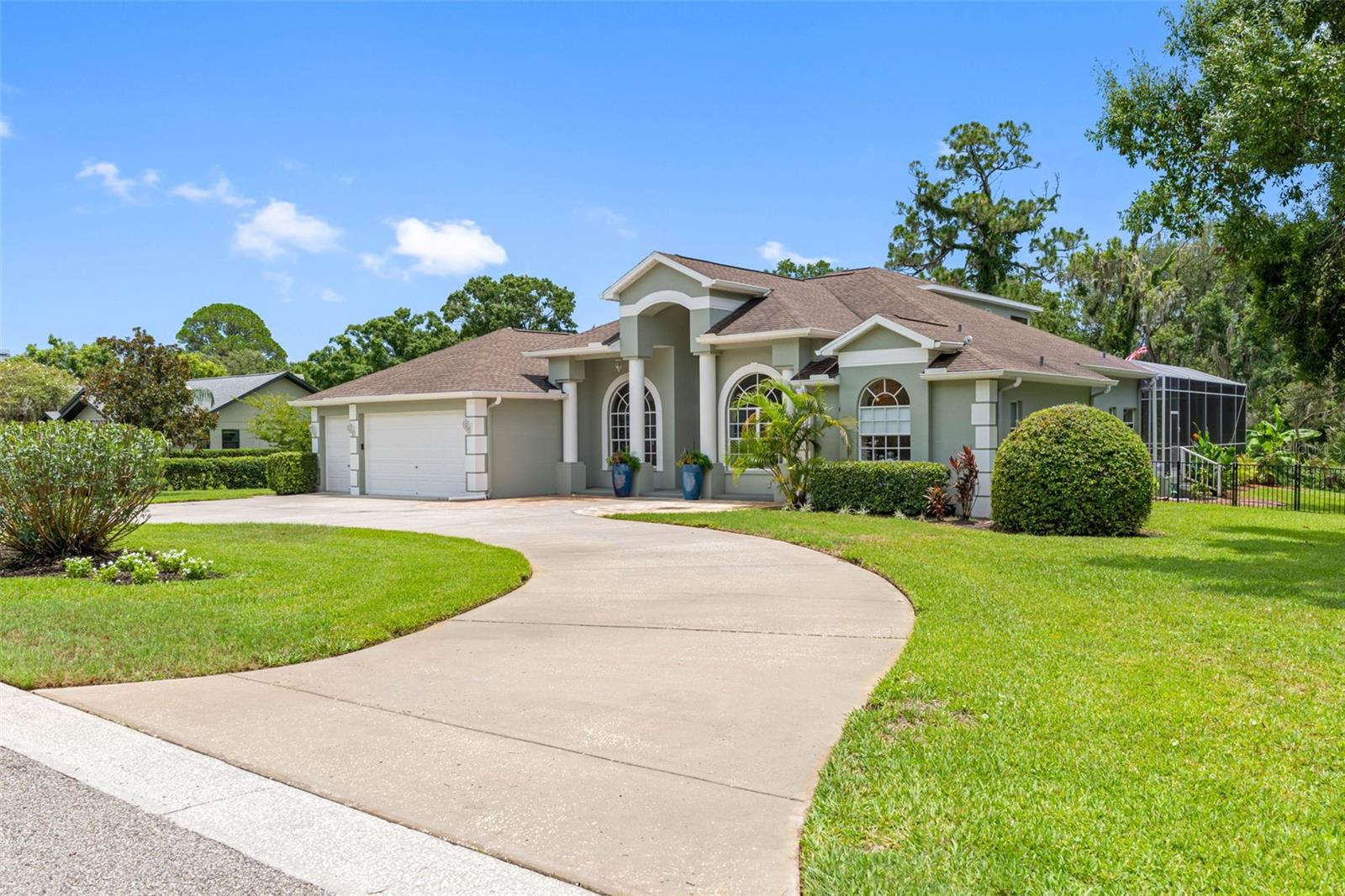 1079 Riverside Ridge Rd photo 1