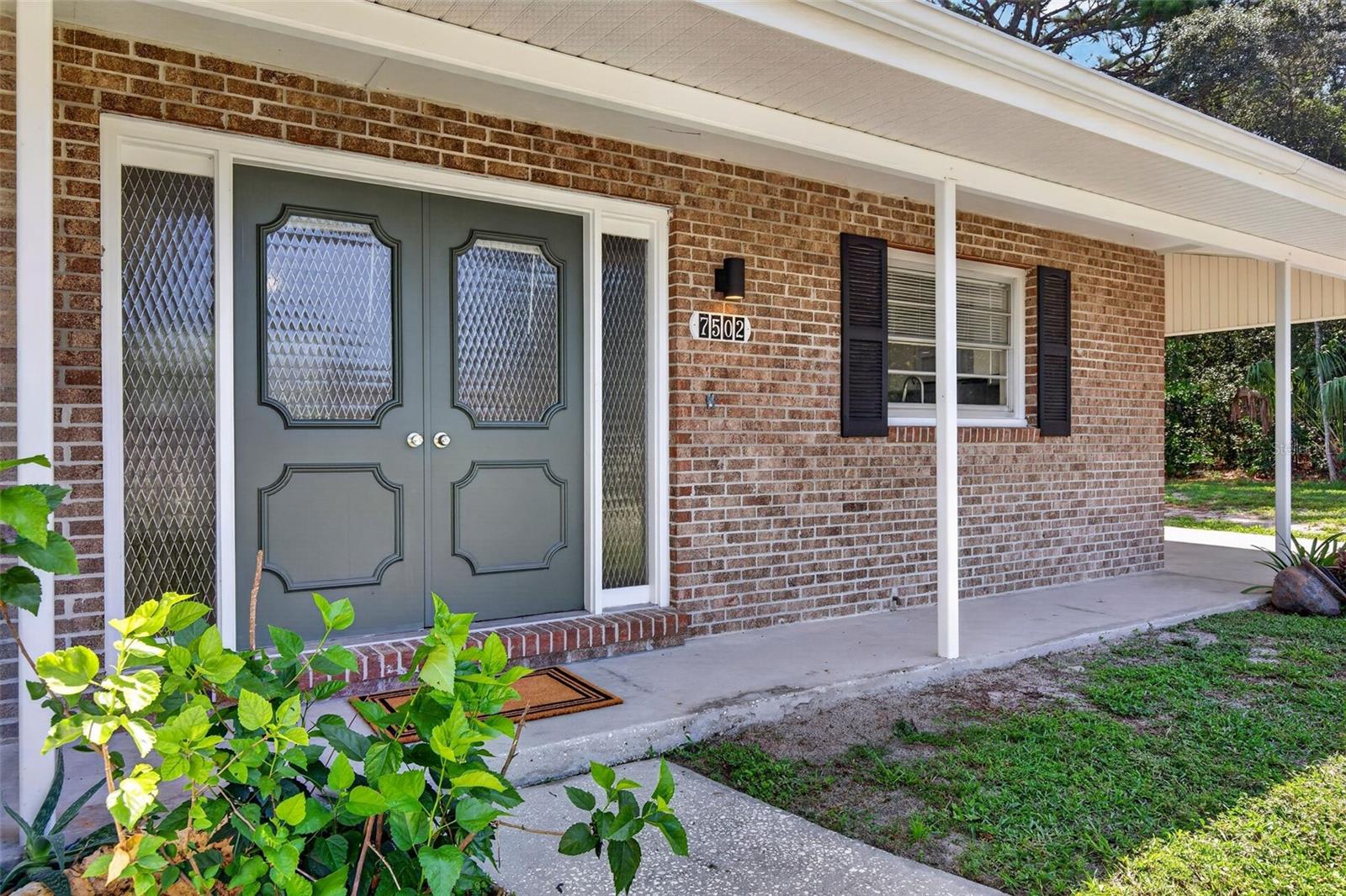 7502 Pond Cir photo 1