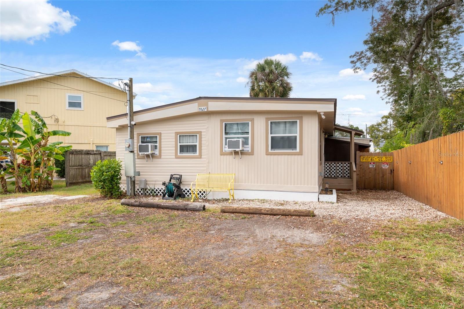 5527 Darlene St photo 1