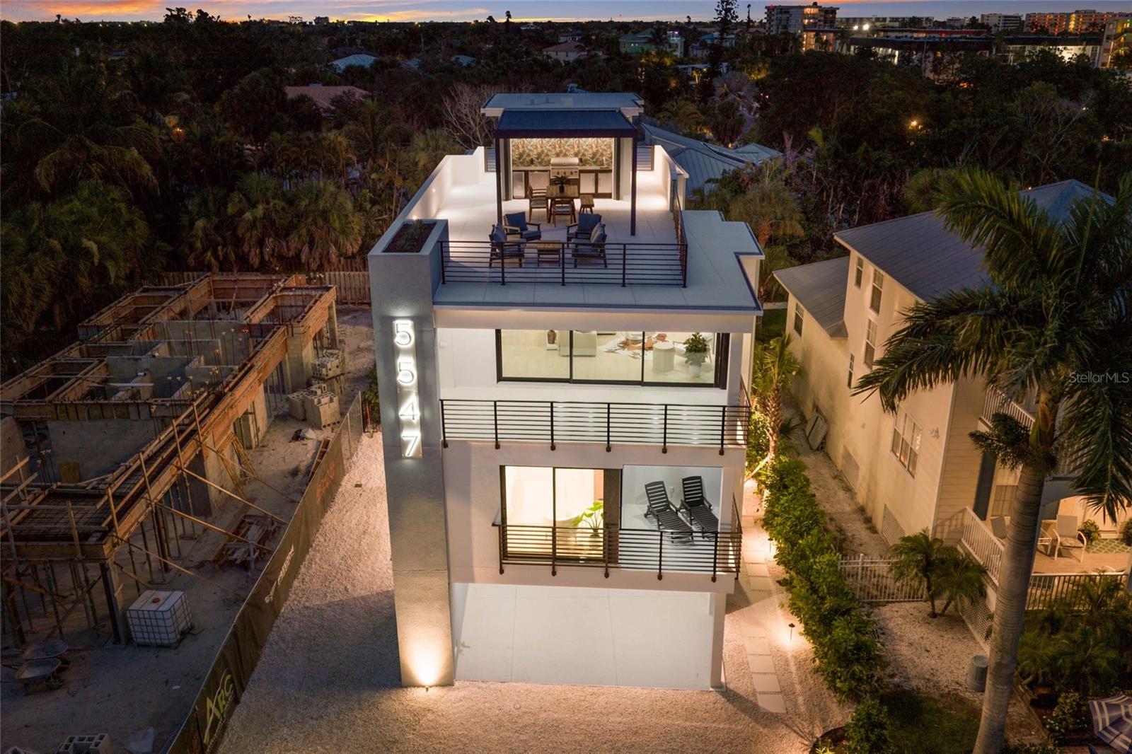 5547 Avenida Del Mare